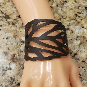 Black leather laser cut leaf bracelet size 8- 11 i